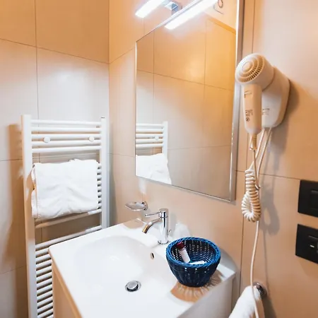 Parini Hotel 3*