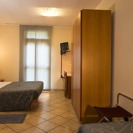 Parini Hotel Hotel 3*