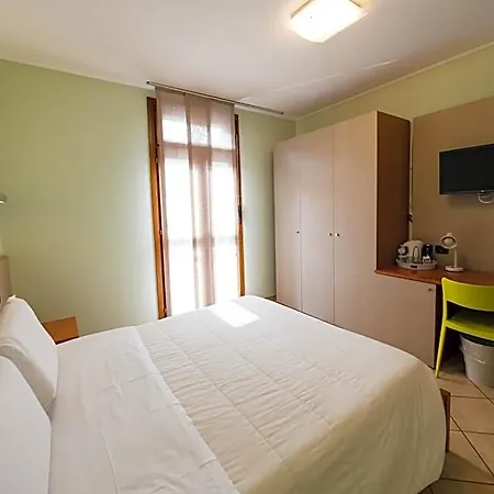 Parini 3*
