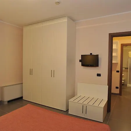 Parini Hotel 3*
