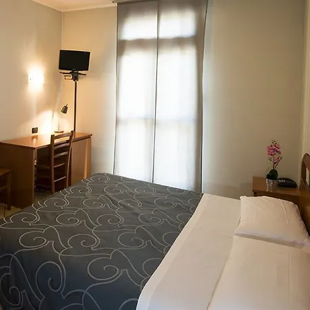 Parini Hotel 3*
