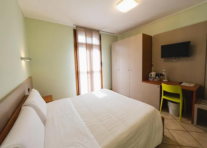 帕里尼酒店 博斯斯帕日尼