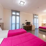 Parini Hotel 3*